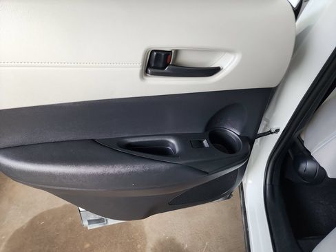 Used 2022 Toyota Corolla Cross LE FWD image 36