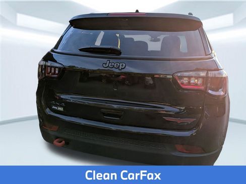 Used 2022 Jeep Compass Trailhawk image 5