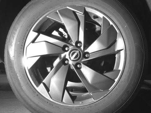 Used 2025 Nissan Rogue SV FWD image 15