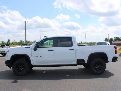 New 2026 Chevrolet Silverado 2500 ZR2 w/ LPO, Dark Essentials Package AWD/4WD image 6