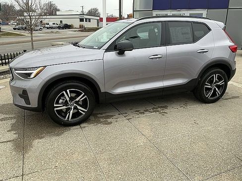 New 2026 Volvo XC40 B5 Core w/ Climate Package image 10