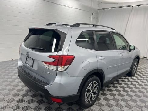 Used 2021 Subaru Forester Premium image 5
