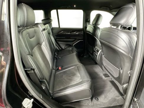 Used 2022 Jeep Grand Cherokee Altitude AWD/4WD image 27