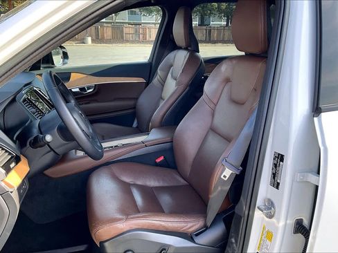 Used 2023 Volvo XC90 T8 Plus w/ Protection Package Premier image 28