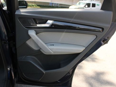 Used 2019 Audi Q5 2.0T Premium Plus w/ Premium Plus Package AWD/4WD image 24