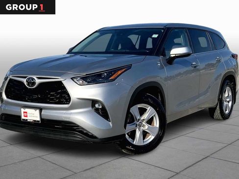 Certified 2024 Toyota Highlander LE image 1