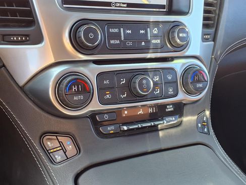 Used 2020 Chevrolet Suburban Premier w/ Premier Plus Edition image 22