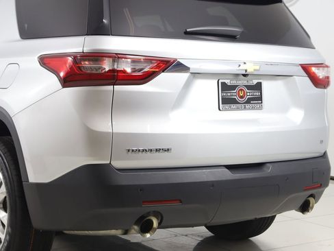 Used 2018 Chevrolet Traverse LT FWD image 23