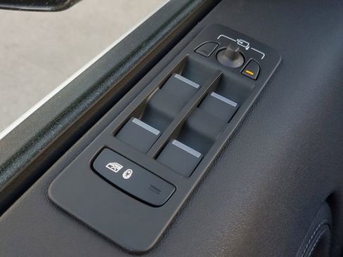 New 2026 Land Rover Discovery Sport Landmark image 24