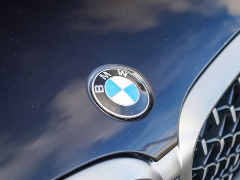 Used 2025 BMW X4 xDrive30i image 3