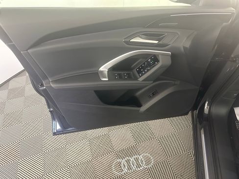 Certified 2025 Audi Q5 2.0T Premium Plus w/ Premium Plus image 16