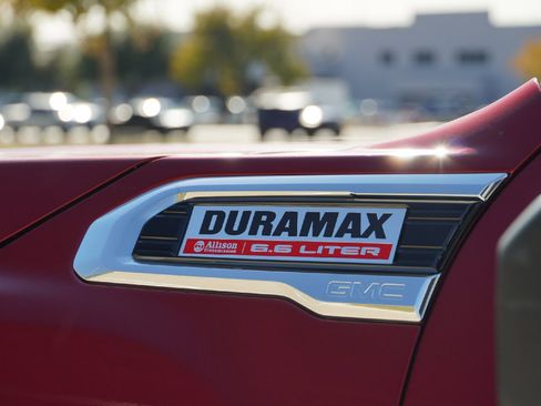 Used 2023 GMC Sierra 3500 Denali image 9