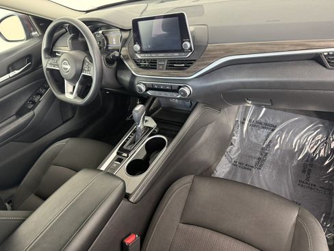 Used 2023 Nissan Altima 2.5 SV AWD/4WD image 10