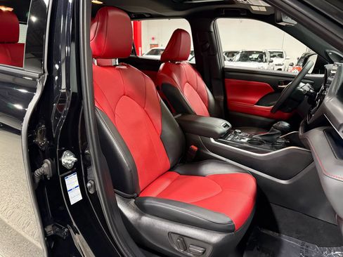 Used 2022 Toyota Highlander XSE image 46