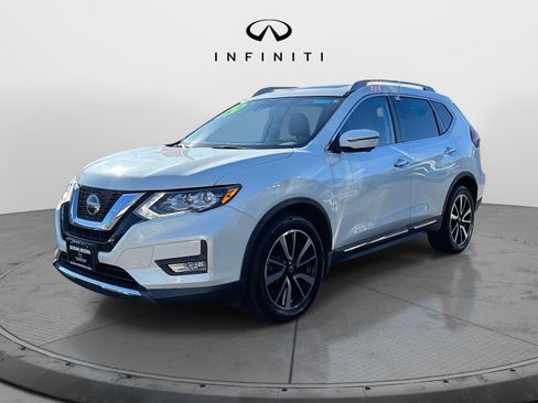 Used 2019 Nissan Rogue SL w/ Premium Package image 2