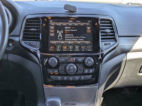 Used 2019 Jeep Grand Cherokee Laredo w/ Laredo X Package image 16