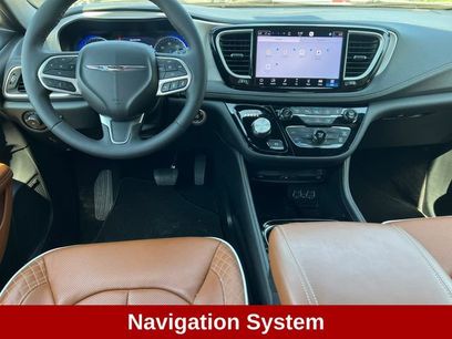 Used 2025 Chrysler Pacifica Pinnacle w/ Trailer Tow Group