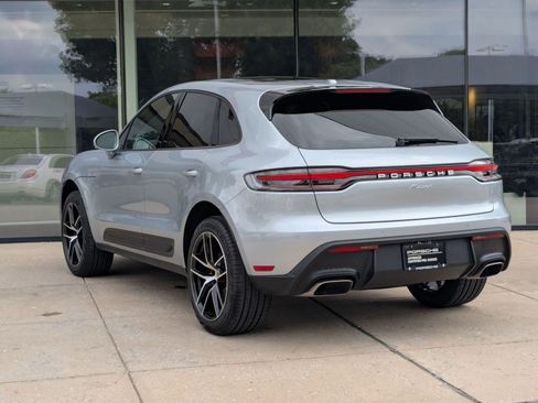 Certified 2026 Porsche Macan AWD/4WD image 3