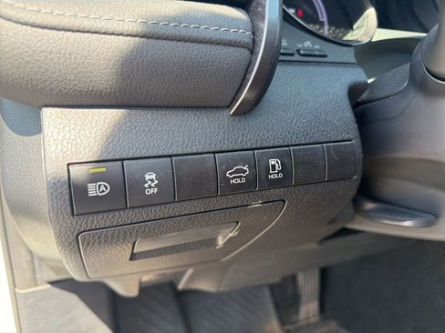 Used 2023 Toyota Camry SE FWD image 14