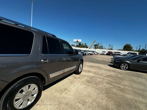 Used 2012 Lincoln Navigator 2WD image 38