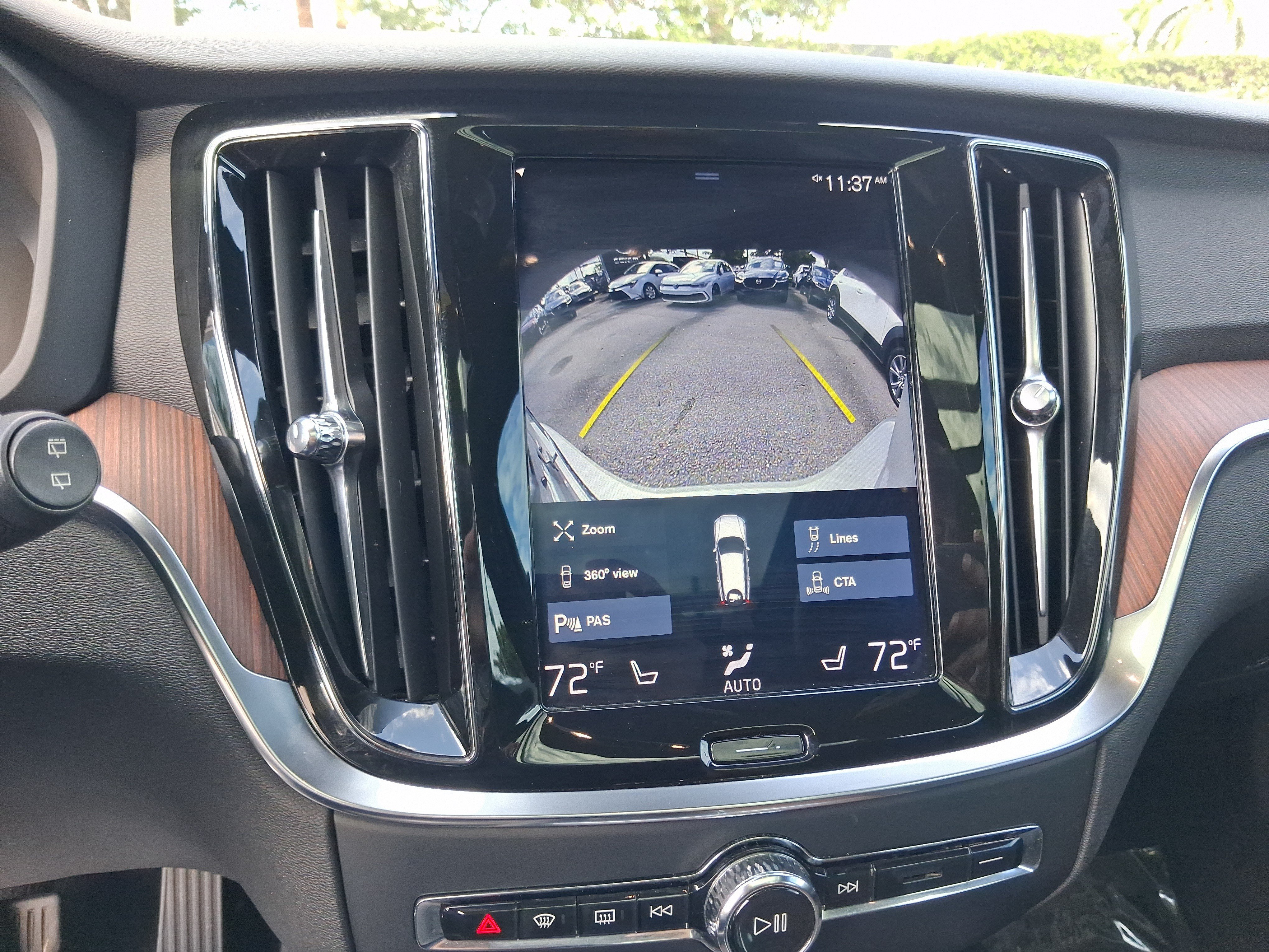 Used 2020 Volvo V60 T5 Momentum FWD image 16