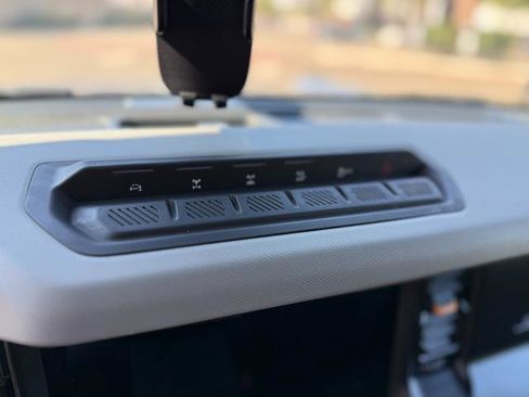 Used 2022 Ford Bronco Badlands w/ Sasquatch Package image 18