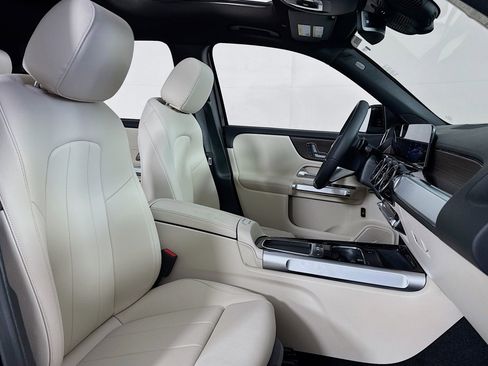 New 2026 Mercedes-Benz GLB 250 image 6