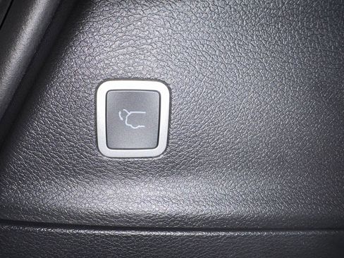 New 2026 Chrysler Voyager LX image 10