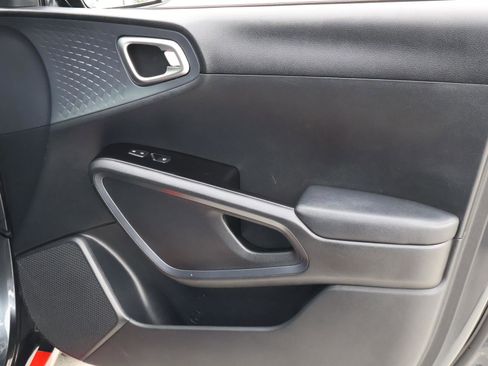 Used 2022 Kia Soul GT-Line FWD image 16