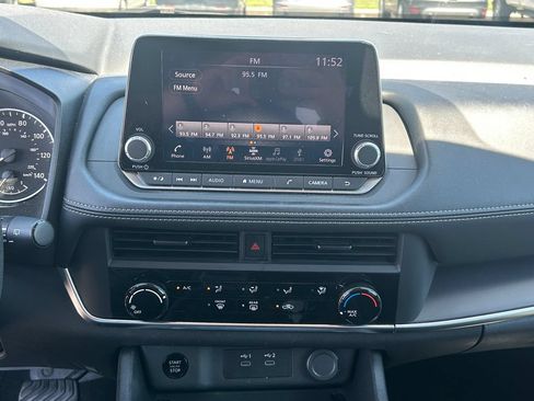 Used 2024 Nissan Rogue S AWD/4WD image 14