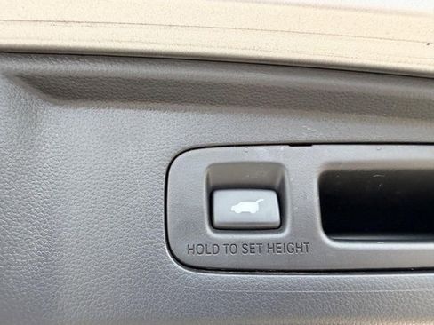 Used 2023 Honda CR-V EX-L image 5