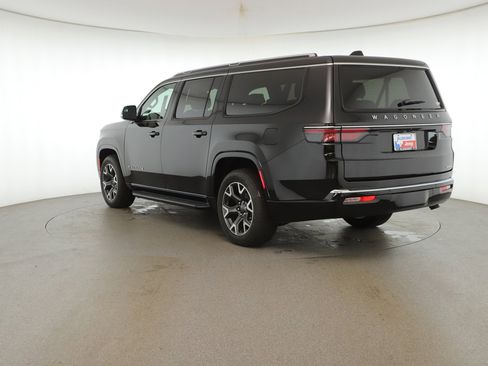 New 2024 Jeep Wagoneer L Series III w/ HD Trailer Tow Package image 34