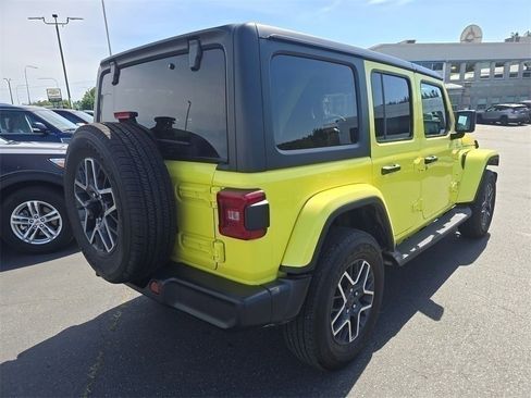 Used 2024 Jeep Wrangler Sahara image 4