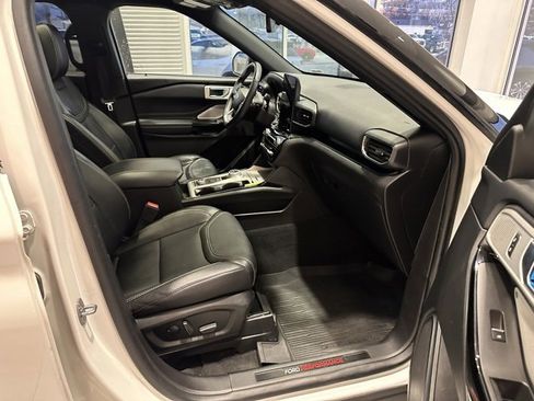 Used 2022 Ford Explorer ST w/ ST Street Pack image 22