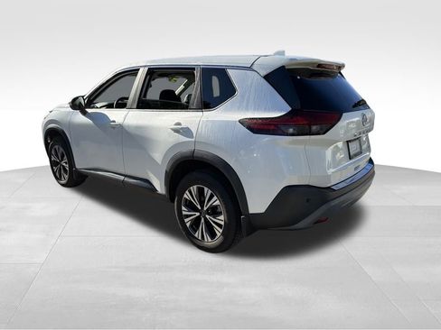 Used 2023 Nissan Rogue SV image 5
