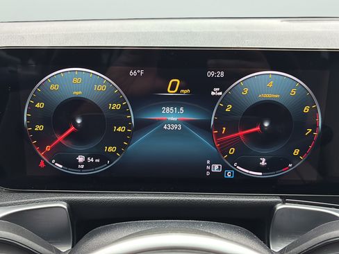 Used 2023 Mercedes-Benz GLB 250 image 26