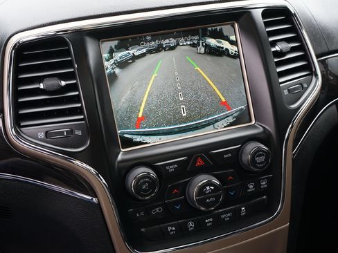 Used 2017 Jeep Grand Cherokee Overland AWD/4WD image 20