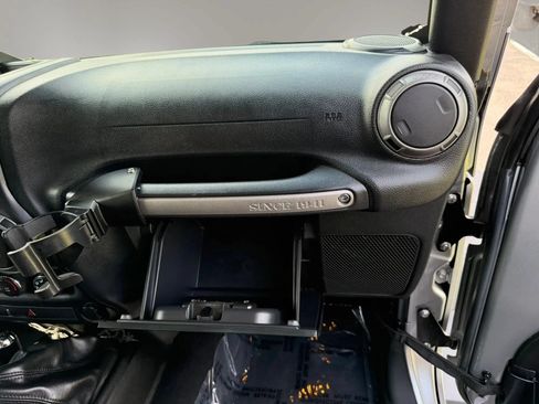 Used 2015 Jeep Wrangler Sport w/ Quick Order Package 23S AWD/4WD image 45