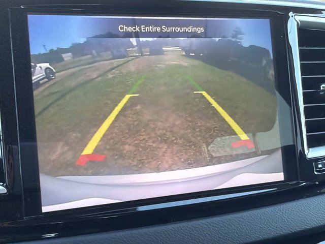 Used 2024 Chrysler Pacifica Touring-L FWD image 30