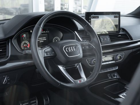 Certified 2023 Audi SQ5 Premium Plus w/ Premium Plus Package AWD/4WD image 11