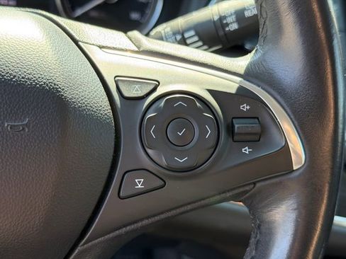 Used 2020 Buick Enclave Essence image 26