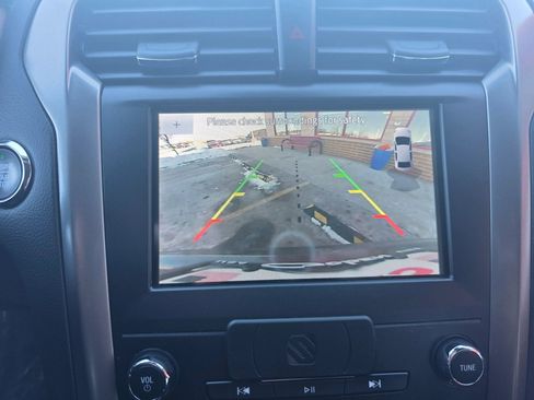 Used 2020 Ford Fusion SE image 12