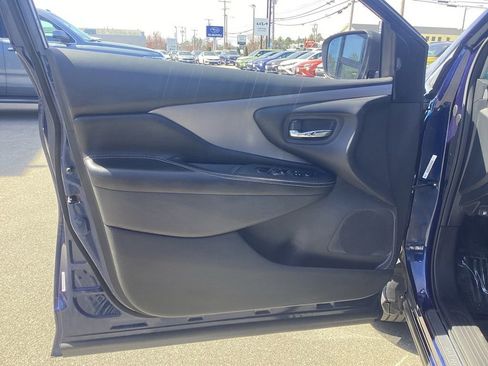 Used 2020 Nissan Murano SV w/ Premium Package AWD/4WD image 10
