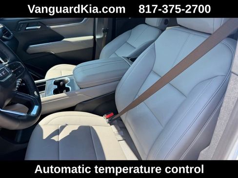 Used 2026 GMC Acadia Elevation w/ Elevation Premium Package AWD/4WD image 13