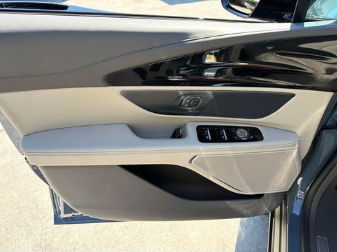 Used 2025 Lincoln Nautilus Premier AWD/4WD image 15
