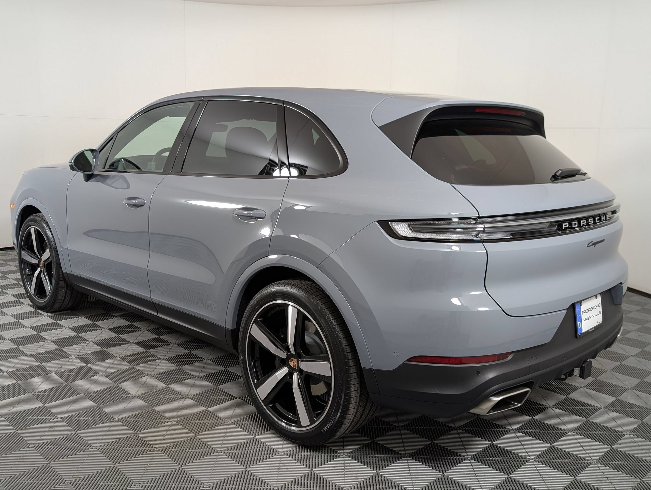 Certified 2026 Porsche Cayenne AWD/4WD image 3