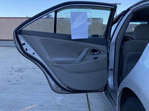 Used 2008 Toyota Camry LE image 19