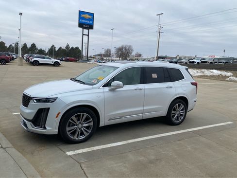 Used 2024 Cadillac XT6 Premium Luxury w/ Technology Package AWD/4WD image 1