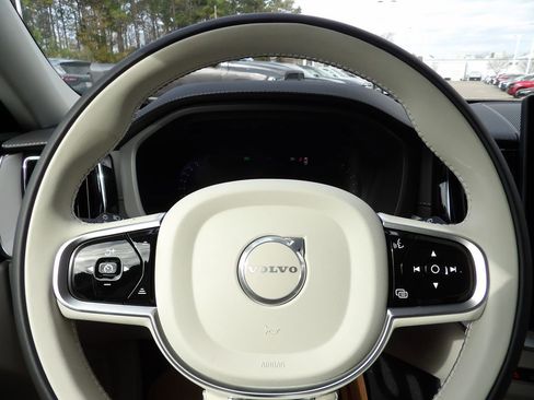 New 2026 Volvo XC60 B5 Ultra w/ Protection Package Premier image 16