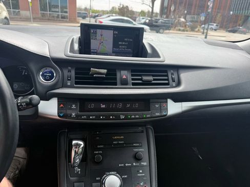 Used 2013 Lexus CT 200h w/ Premium Pkg w/Navigation FWD image 17